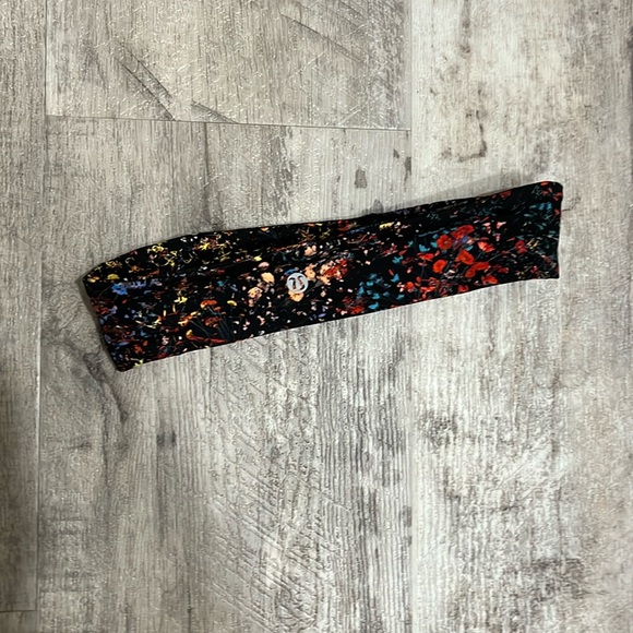 Lululemon head band! 🩷❤️😊 - Picture 1 of 3